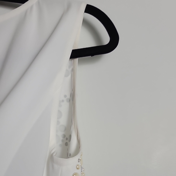 ST.JOHN Evening Ivory With Silver and Cream  Elegant Sleeveless Top Size 8 - Picture 16 of 16